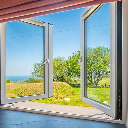 Polrunny Farm Seaberry Cottage With A Sea View And Log Burner بوسكاسِل المظهر الخارجي الصورة