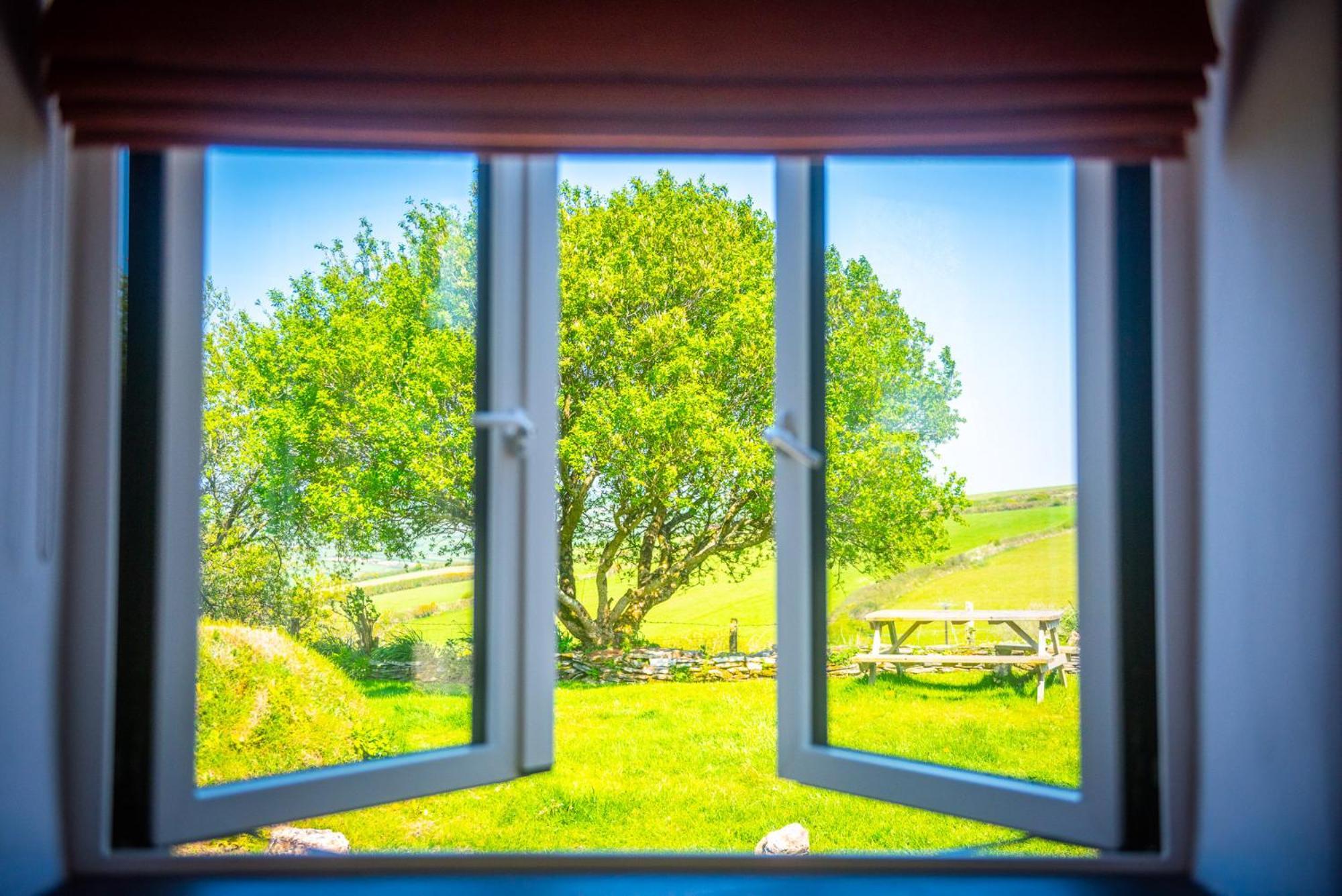 Polrunny Farm Seaberry Cottage With A Sea View And Log Burner بوسكاسِل المظهر الخارجي الصورة